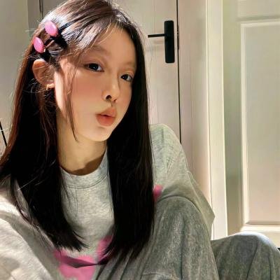 重生后，她转身投入死对头怀抱